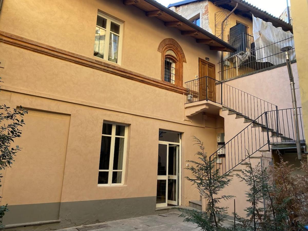 Maschera Di Ferro Appartamento In Centro Storico Pinerolo Ngoại thất bức ảnh